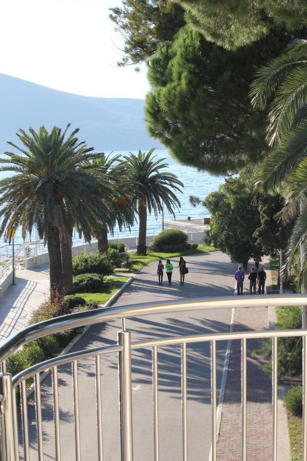 Chic Apartment In The City Center By The Sea Tivat Extérieur photo
