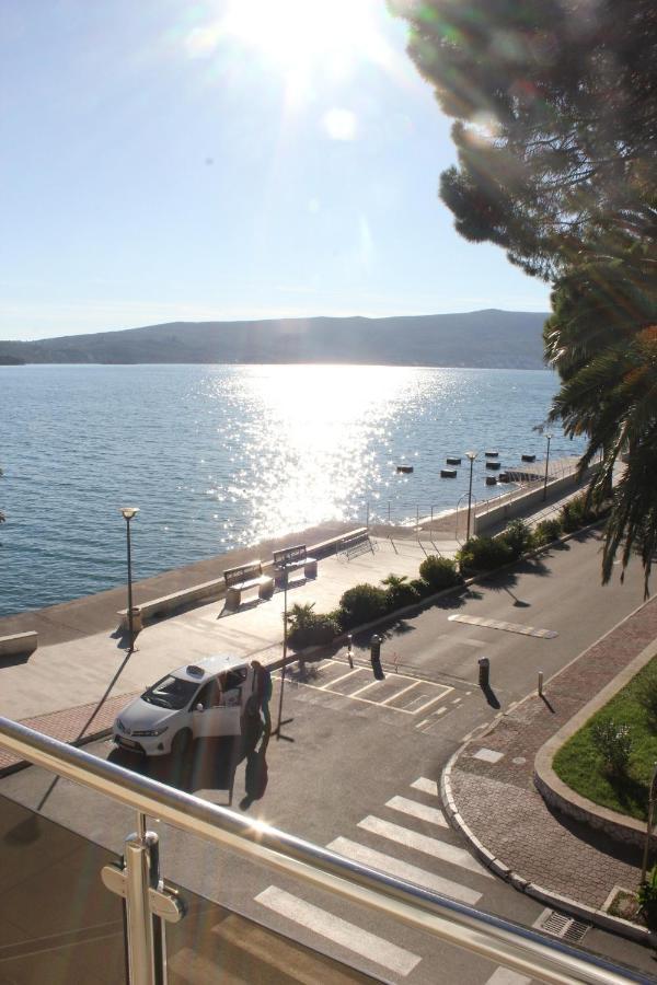 Chic Apartment In The City Center By The Sea Tivat Extérieur photo