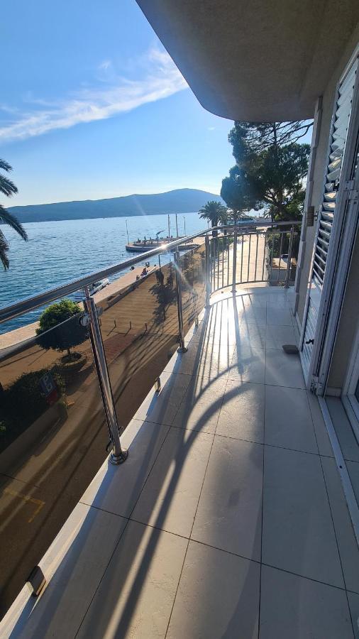 Chic Apartment In The City Center By The Sea Tivat Extérieur photo